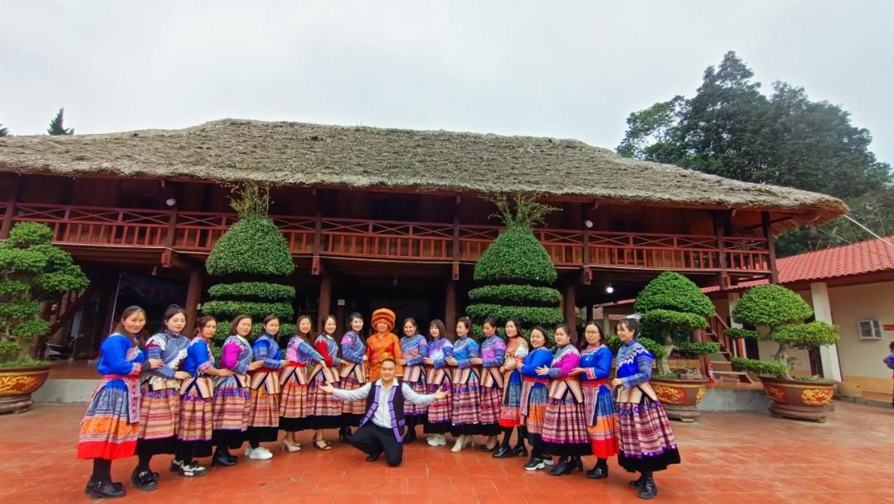A Lin Homestay Bac Ha Exteriör bild