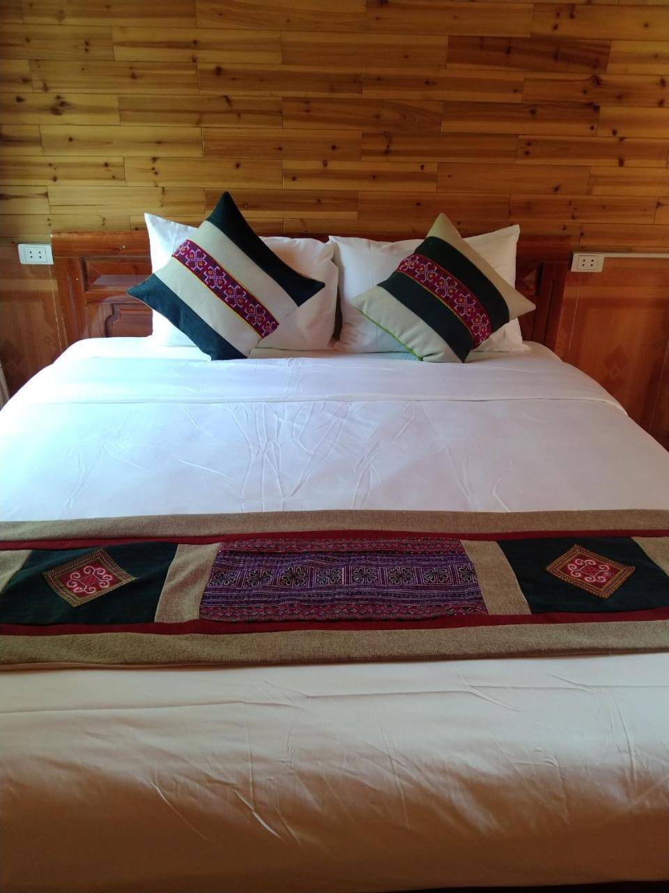 A Lin Homestay Bac Ha Exteriör bild